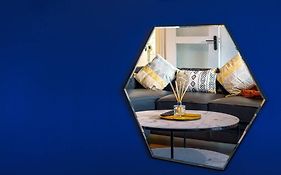 New Slick Finnieston Pad W/ Free Parking